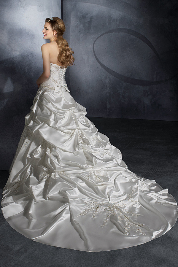 Court Train Floral Satin Ivory Wedding Gown - Click Image to Close